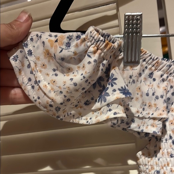 Floral Off-Shoulder Top - Picture 3 of 4